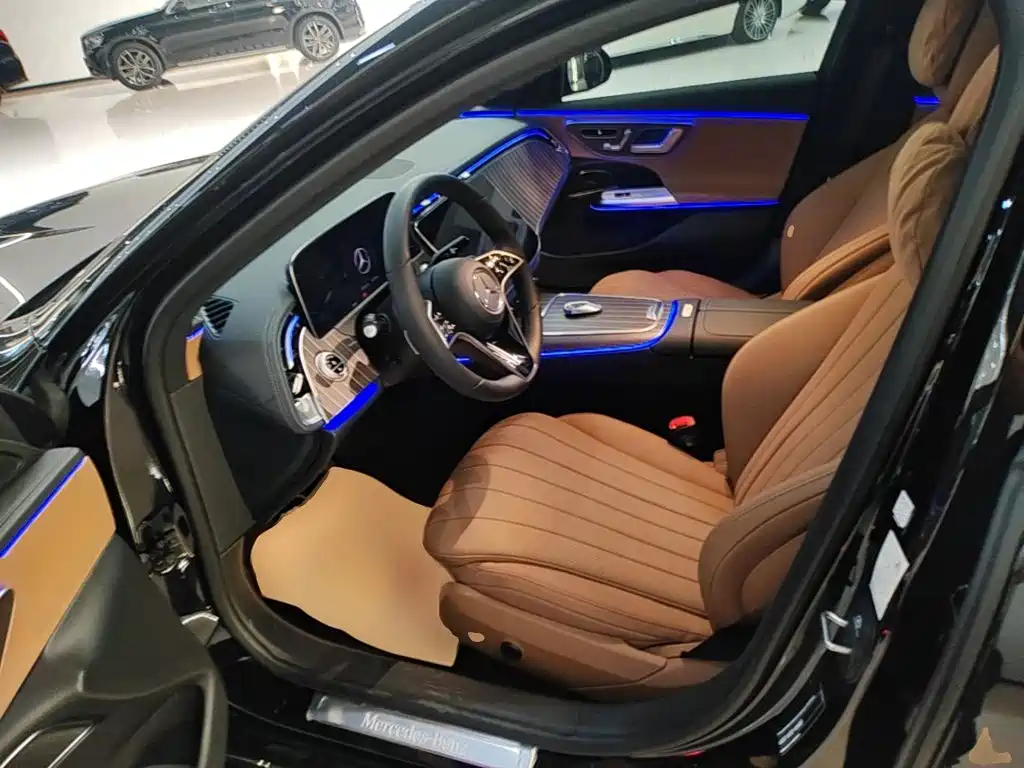 Mercedes-Benz E-Class — миниатюра 15