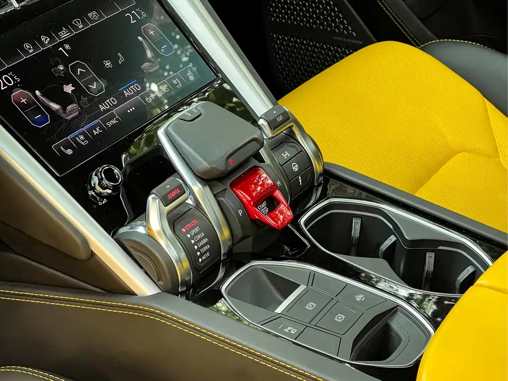 Lamborghini Urus — миниатюра 18