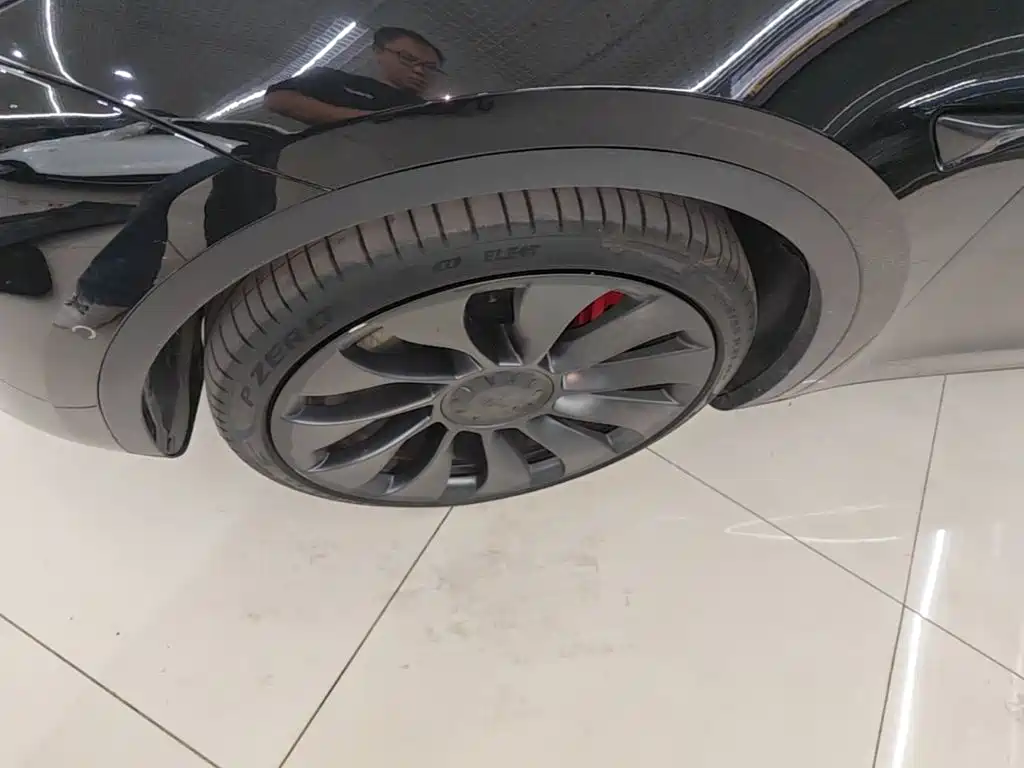 Tesla Model Y — миниатюра 23