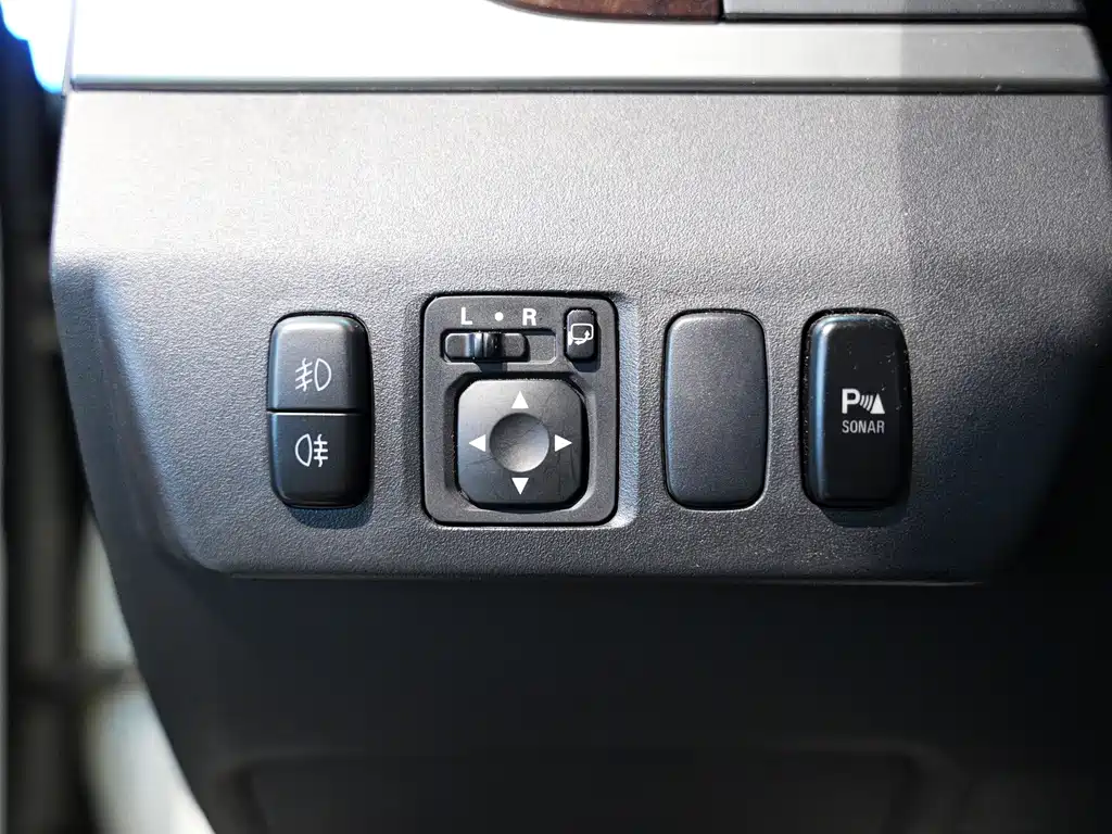 Mitsubishi Pajero (Import) — миниатюра 11