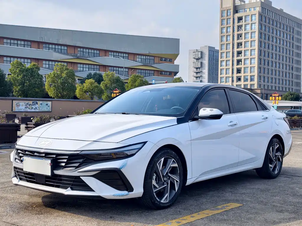 Hyundai Elantra 2024