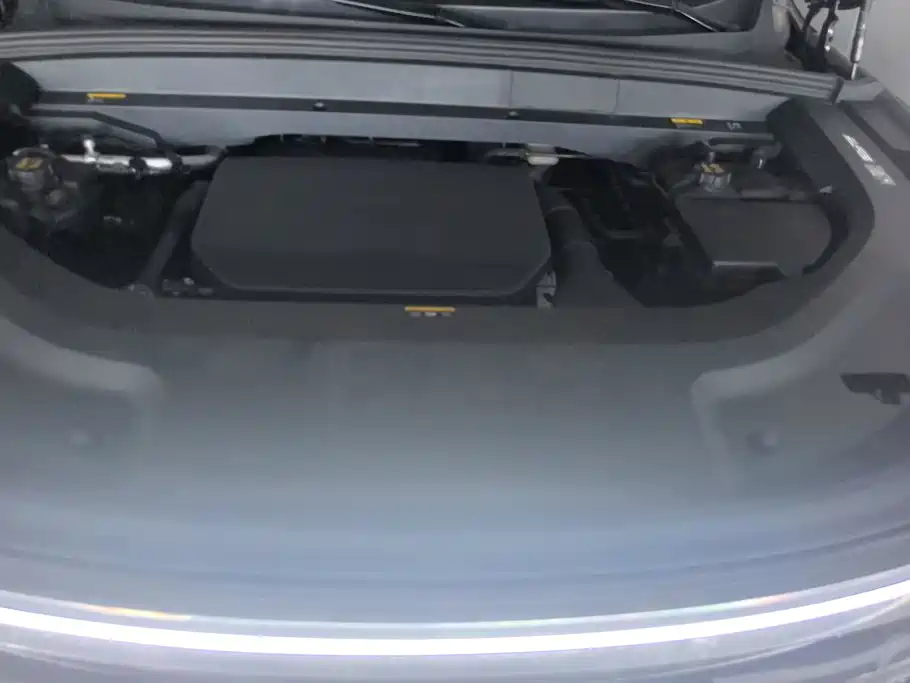 Li Auto Li L8 — миниатюра 10