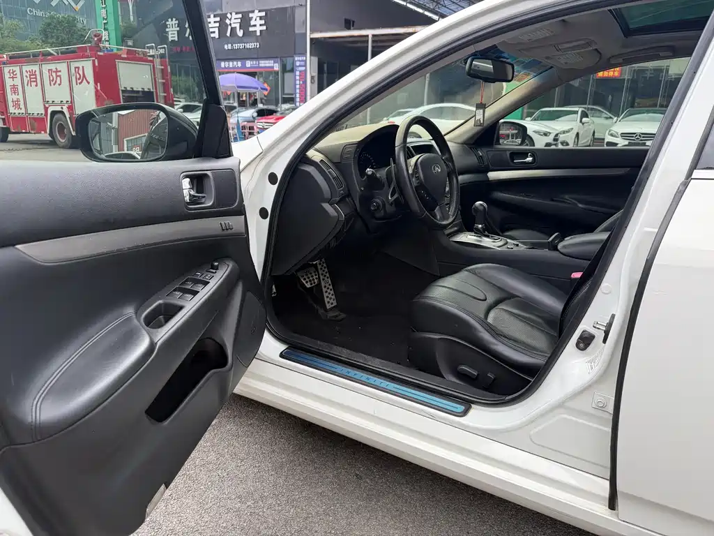 Infiniti G — миниатюра 7