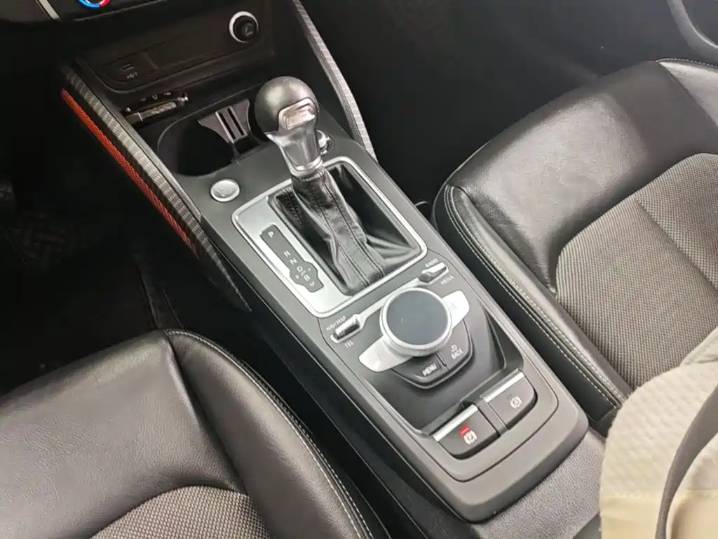Audi Q2L e-tron — миниатюра 14