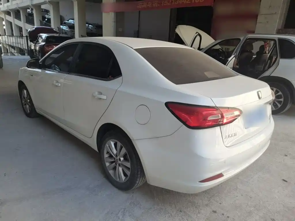 Roewe 360 — миниатюра 5