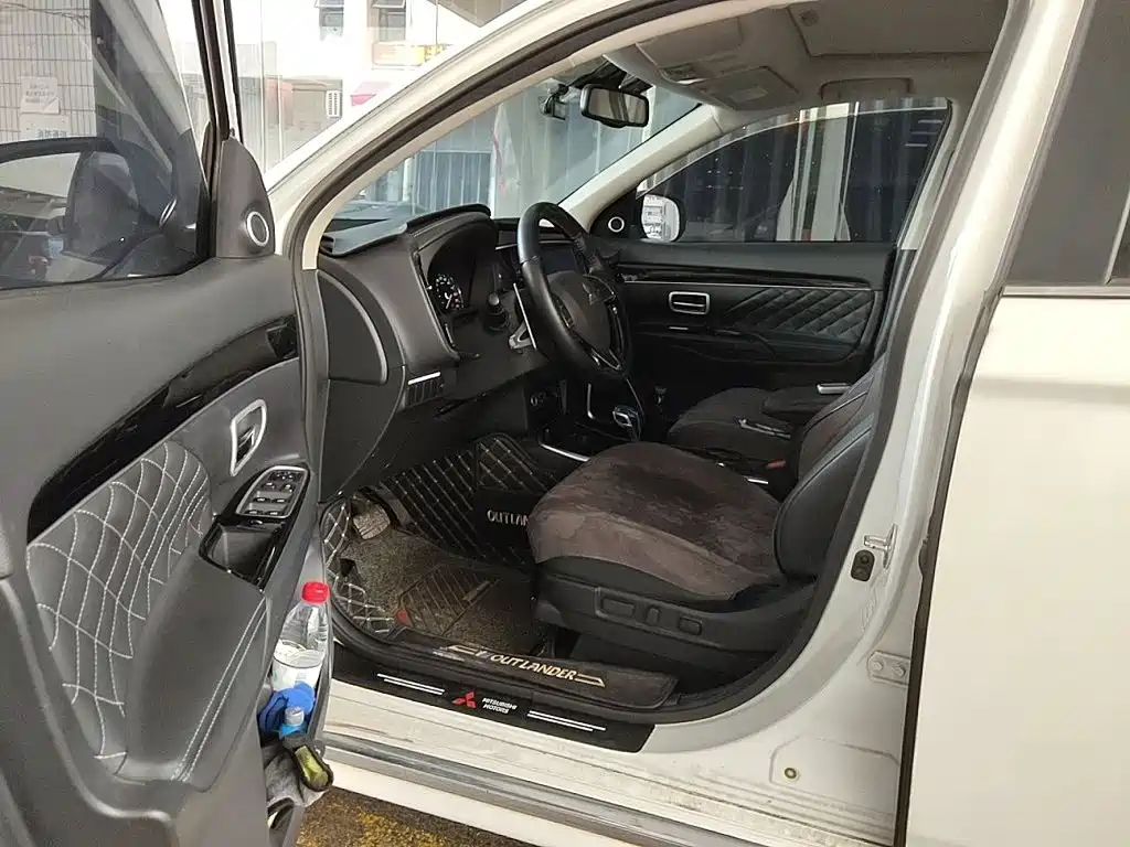 Mitsubishi Outlander — миниатюра 17