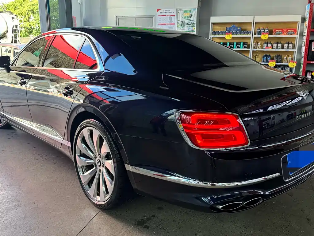 Bentley Flying Spur — миниатюра 3