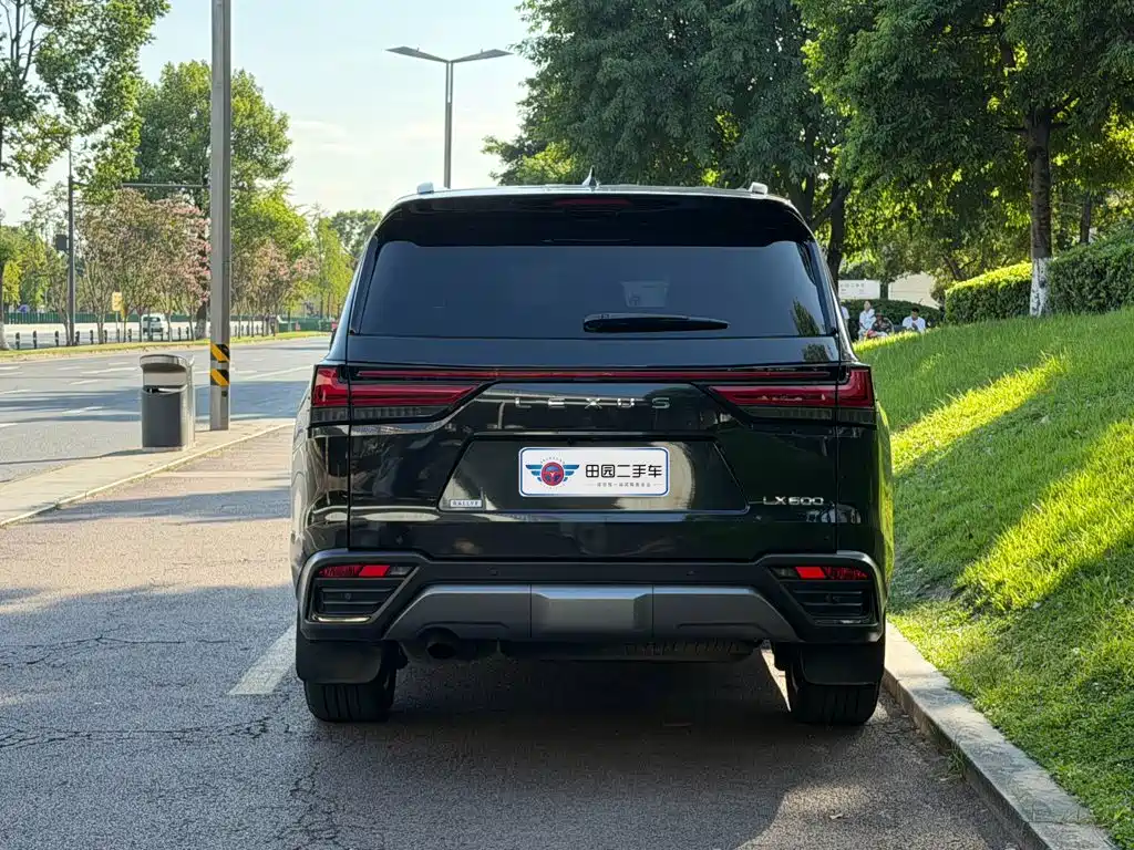 Lexus LX — миниатюра 5