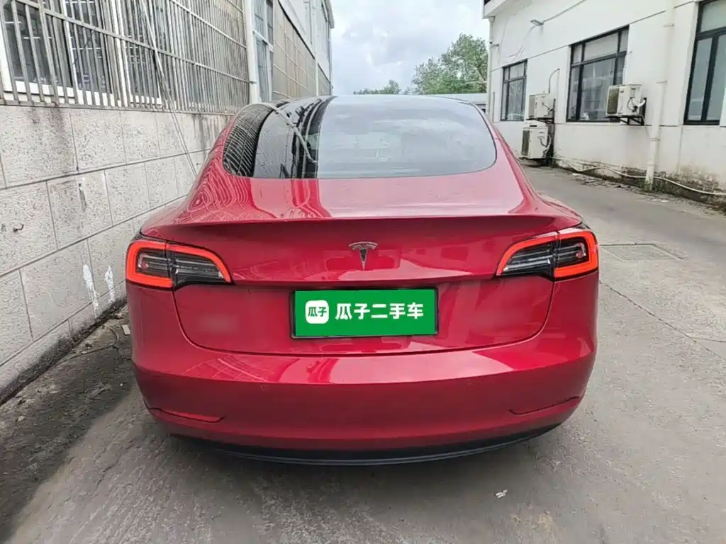 Tesla Model 3 — миниатюра 6