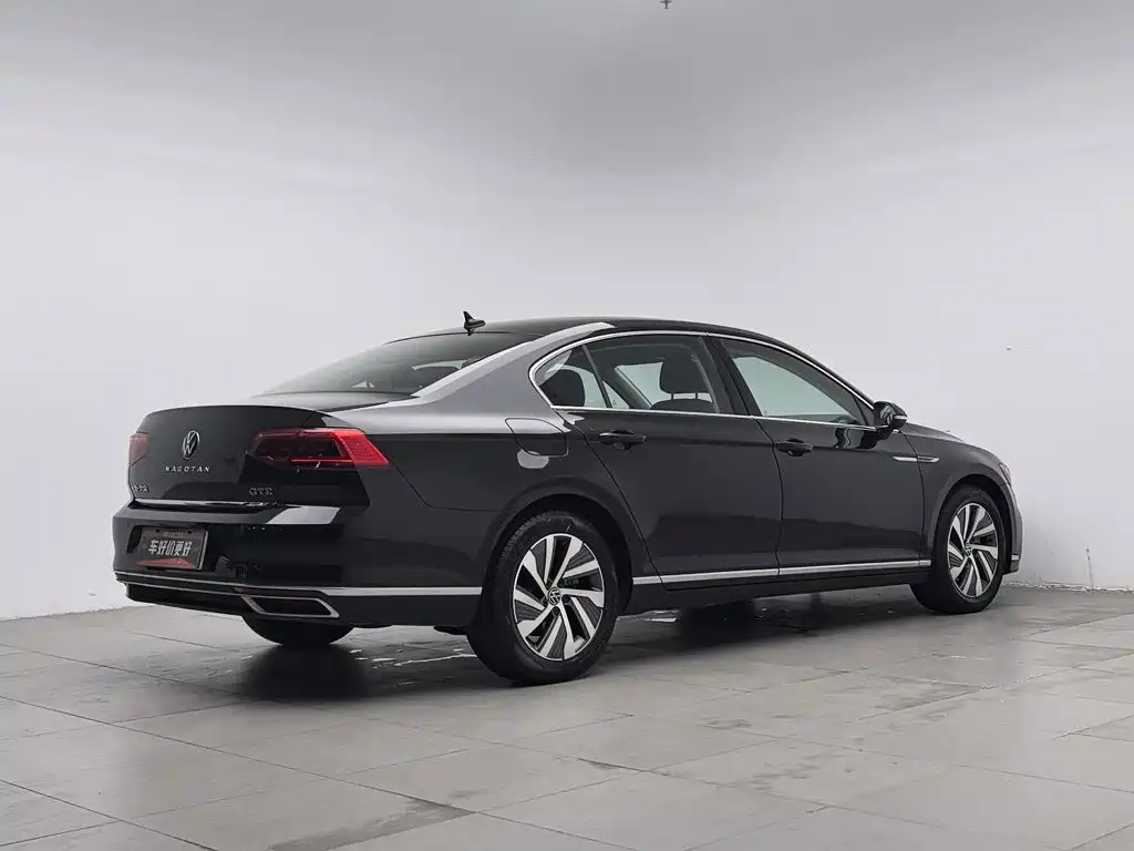 Volkswagen Magotan PHEV — миниатюра 2