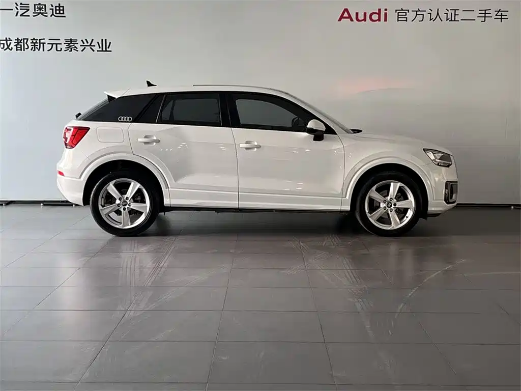 Audi Q2L 2020 35 TFSI Fashion