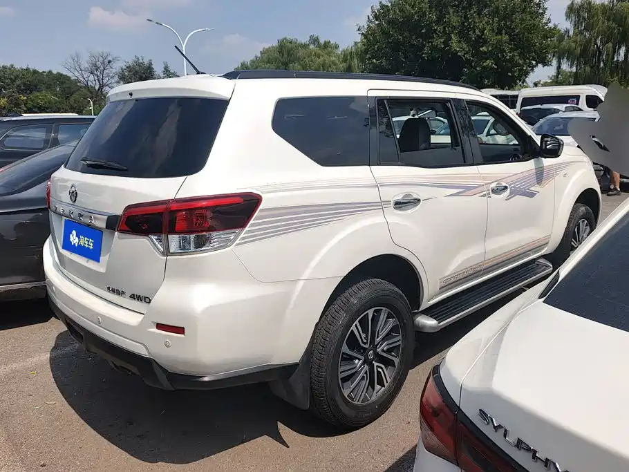 Nissan Terra — миниатюра 3