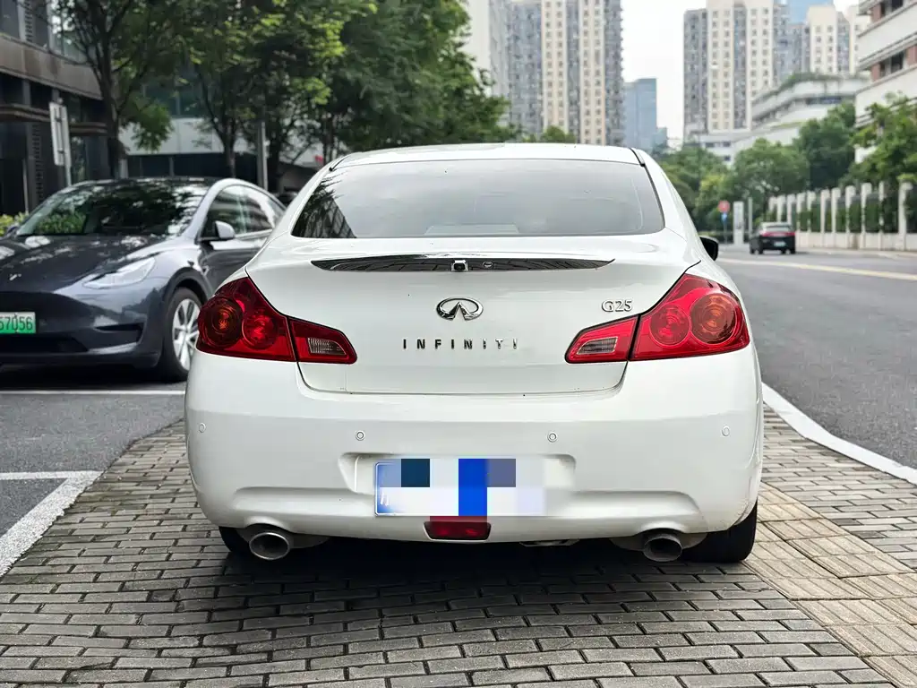 Infiniti G — миниатюра 5