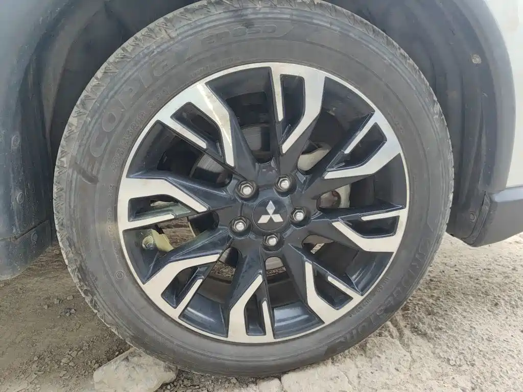 Mitsubishi Outlander — миниатюра 24