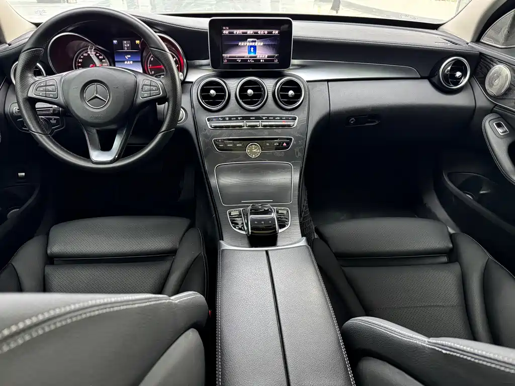 Mercedes-Benz C-Class — миниатюра 8
