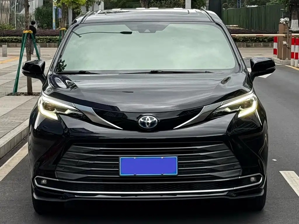 Toyota Sienna 2021 2.5L Luxury