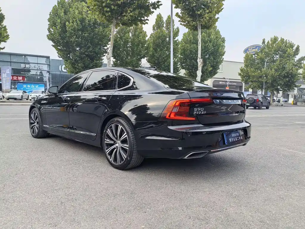 Volvo S90 — миниатюра 10