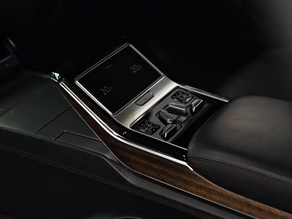 Audi A8 — миниатюра 15