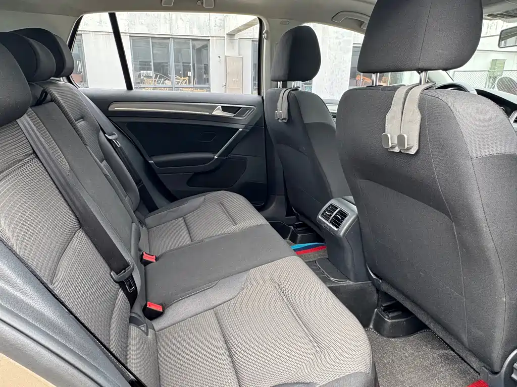 Volkswagen Golf — миниатюра 9