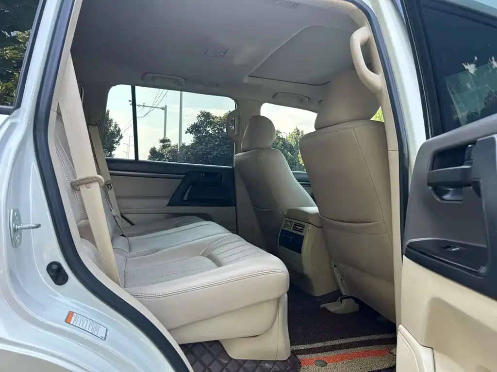 Toyota Land Cruiser — миниатюра 10