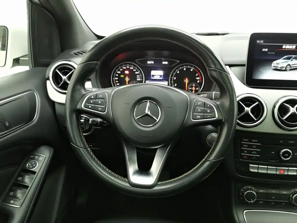 Mercedes-Benz B-Class — миниатюра 11