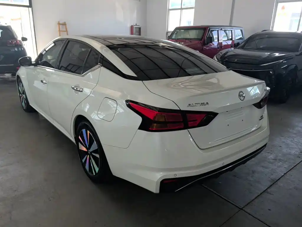 Nissan Teana — миниатюра 5