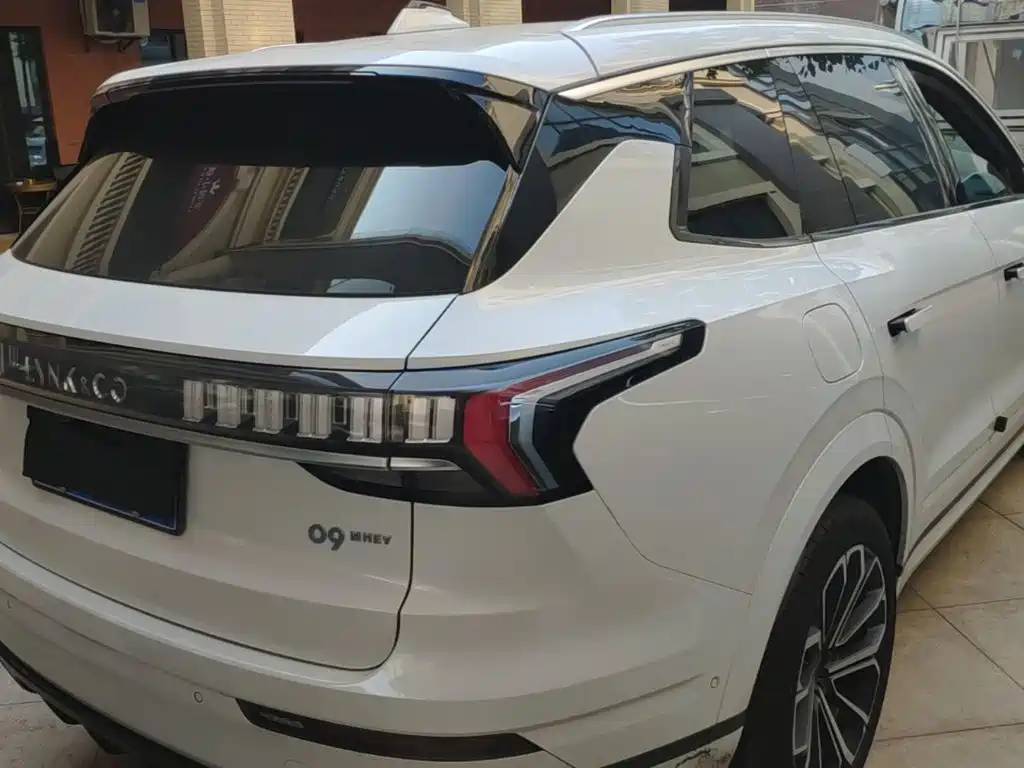 Lynk & Co 09 — миниатюра 8