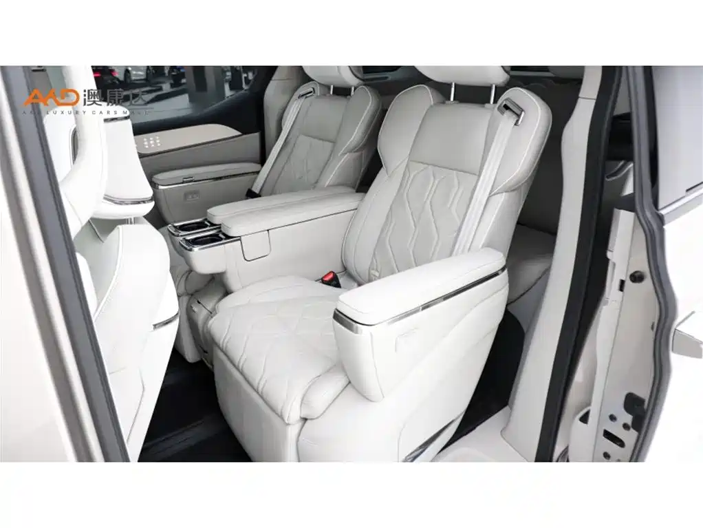 Volvo EM90 — миниатюра 7