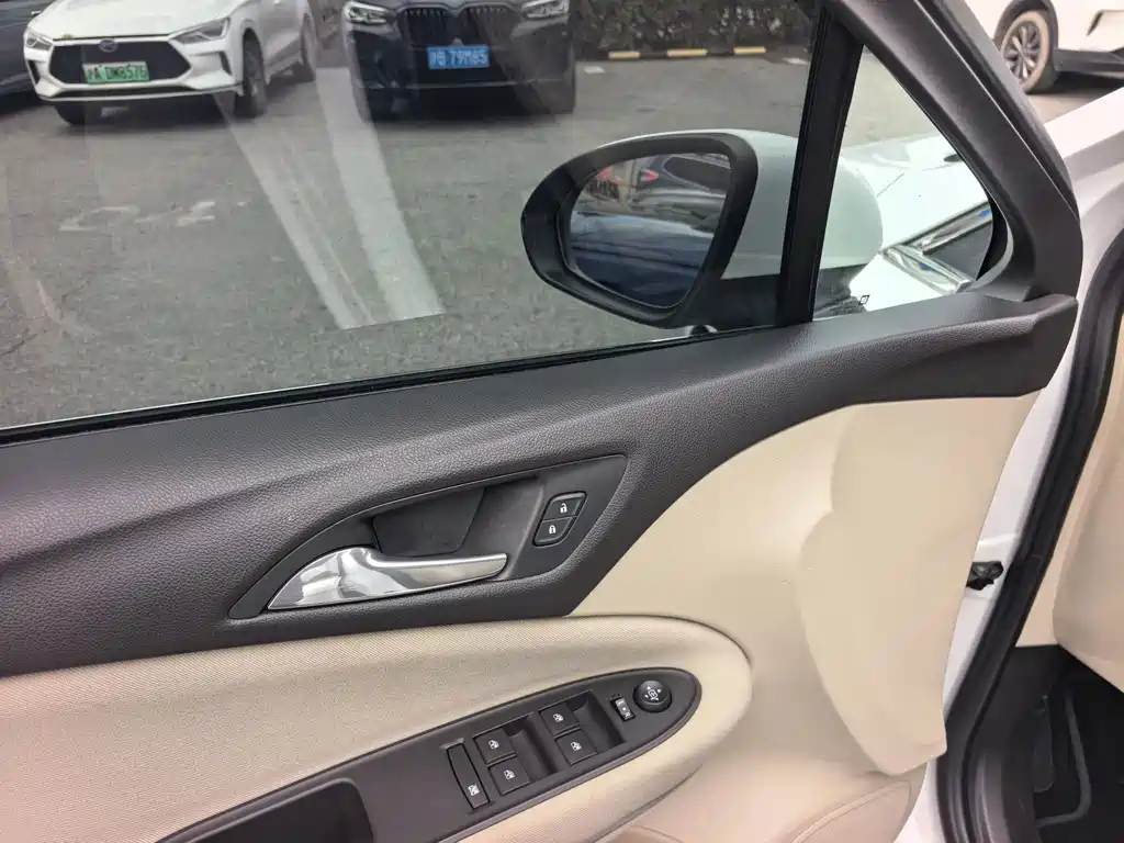 Buick Verano — миниатюра 14