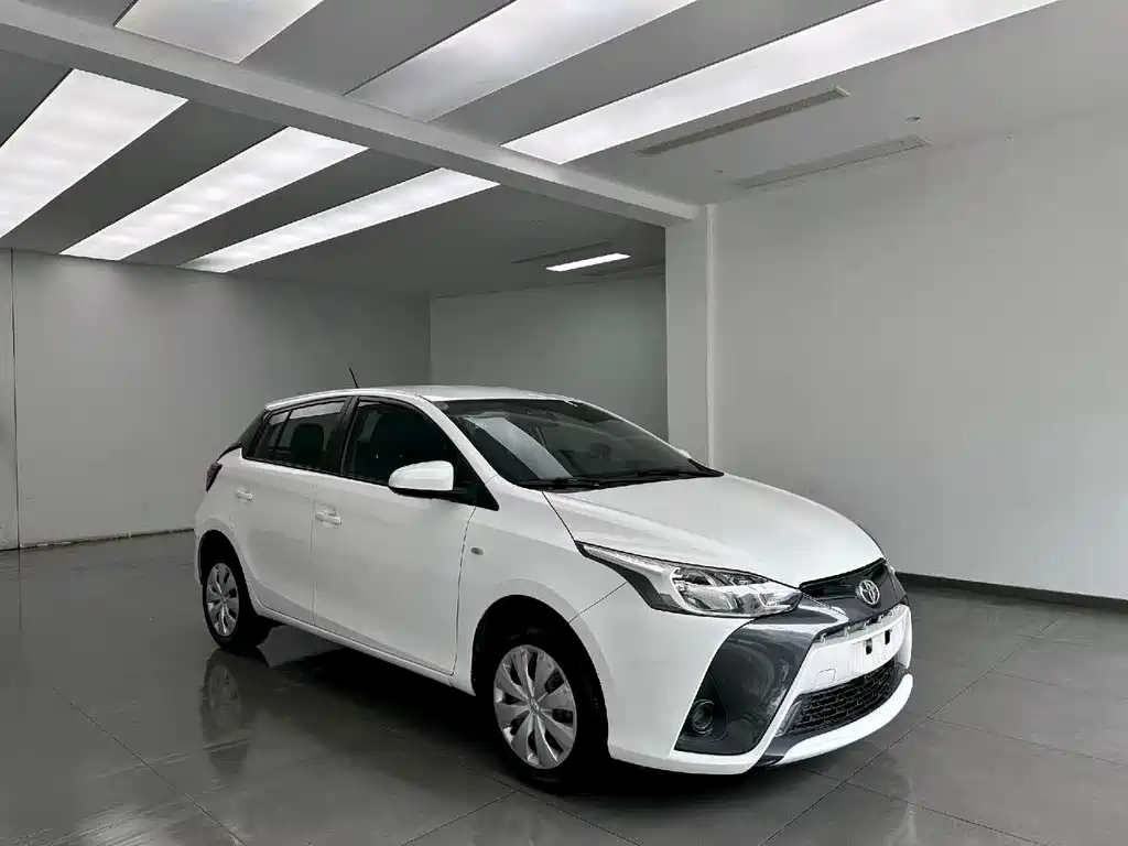 Toyota Yaris L — миниатюра 3
