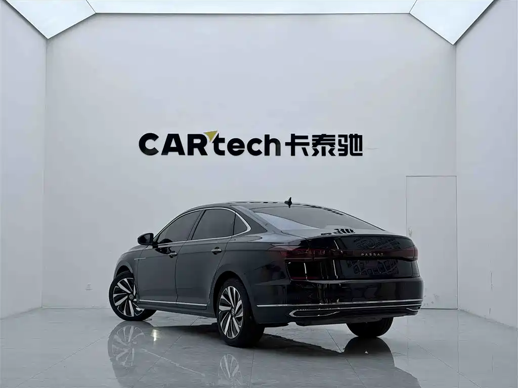Volkswagen Passat 2022 330TSI Luxury