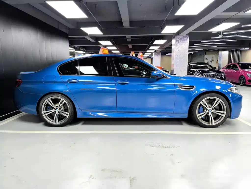 BMW M5 — миниатюра 4