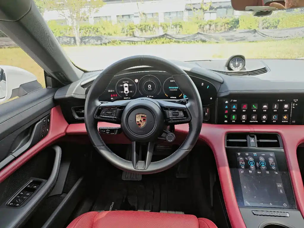 Porsche Taycan — миниатюра 11
