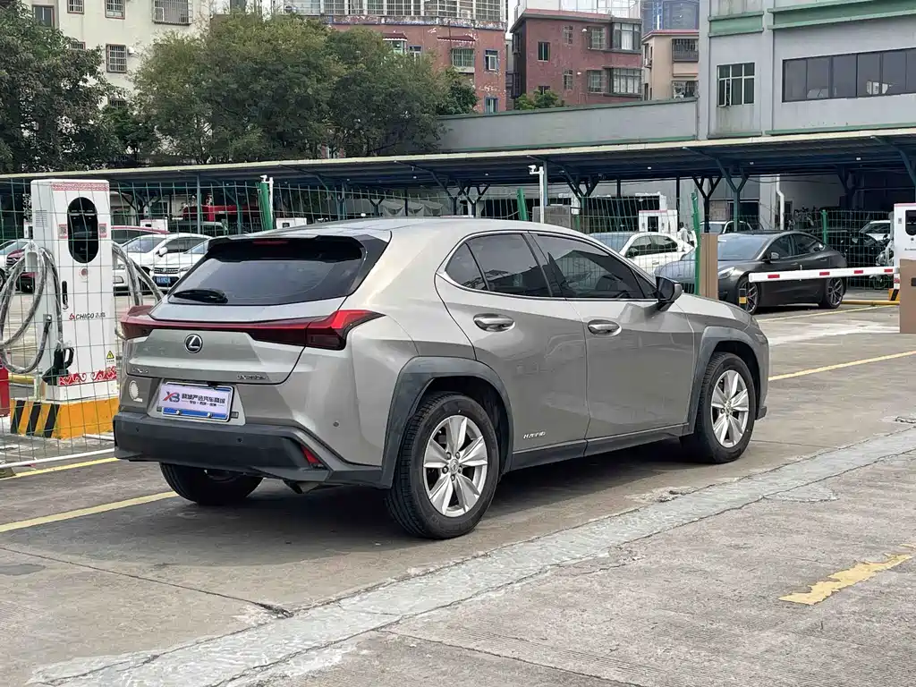 Lexus UX — миниатюра 7