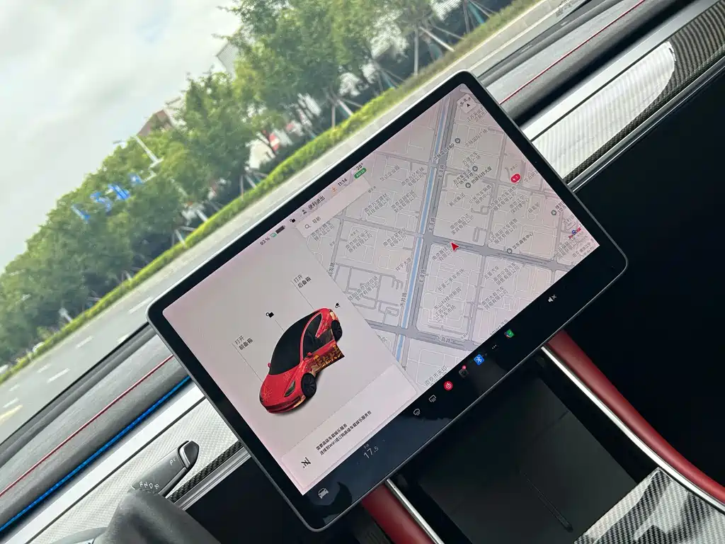 Tesla Model 3 — миниатюра 6