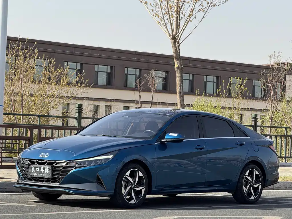 Hyundai Elantra 2022