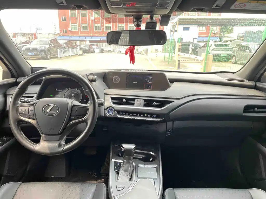Lexus UX — миниатюра 9