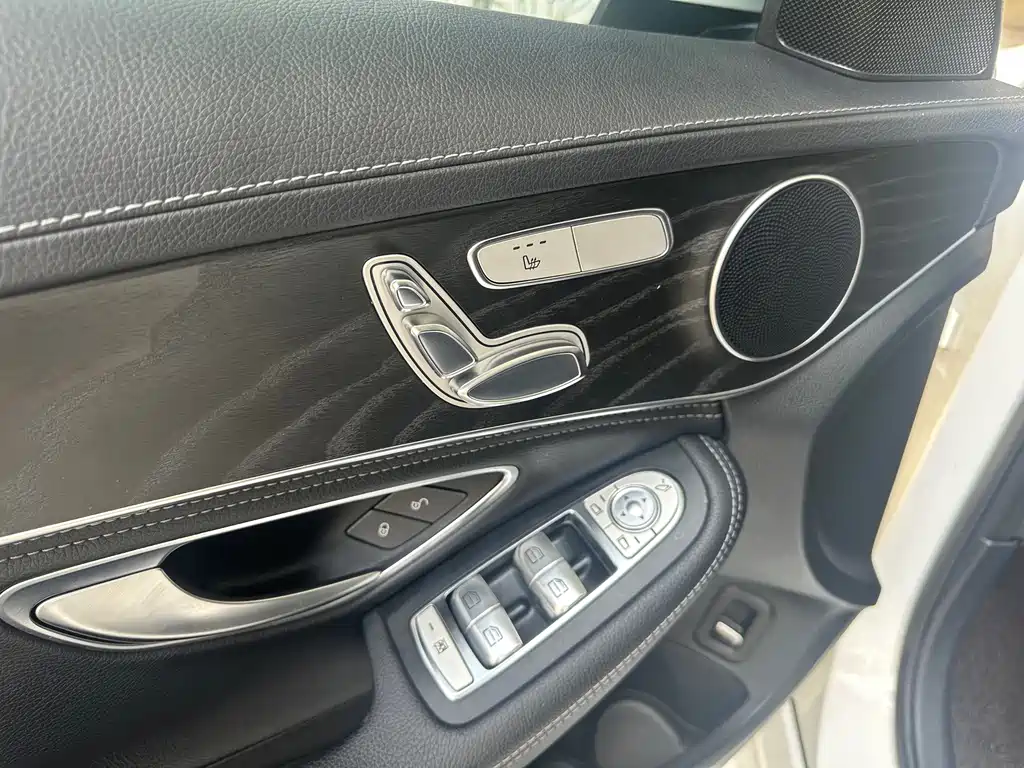 Mercedes-Benz C-Class — миниатюра 10