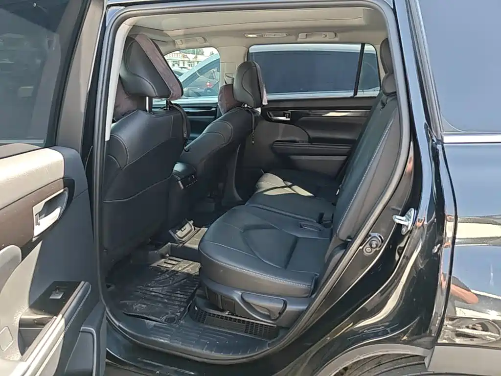 Toyota Highlander — миниатюра 17