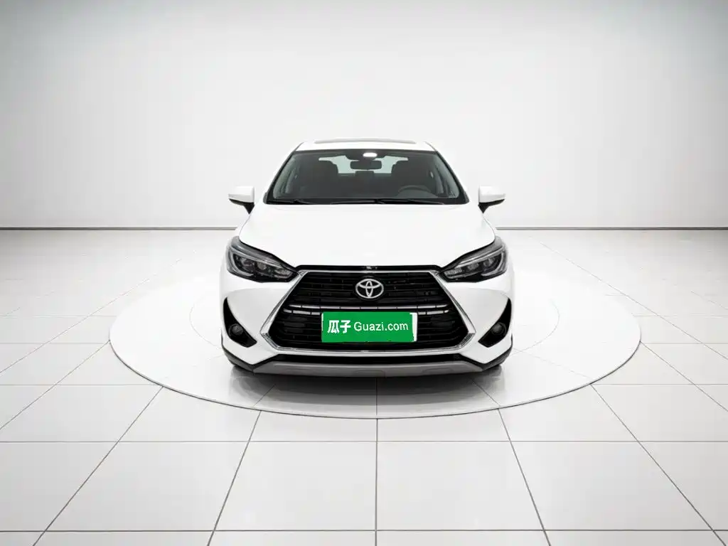 Toyota Yaris L — миниатюра 2