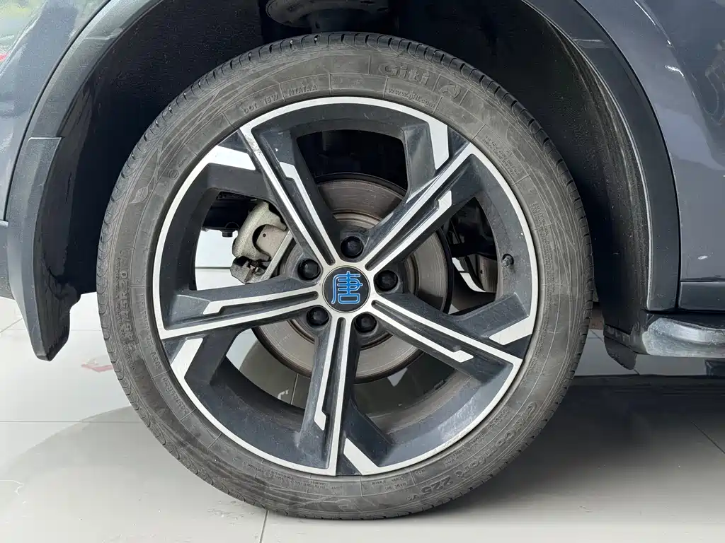 BYD Tang New Energy — миниатюра 11