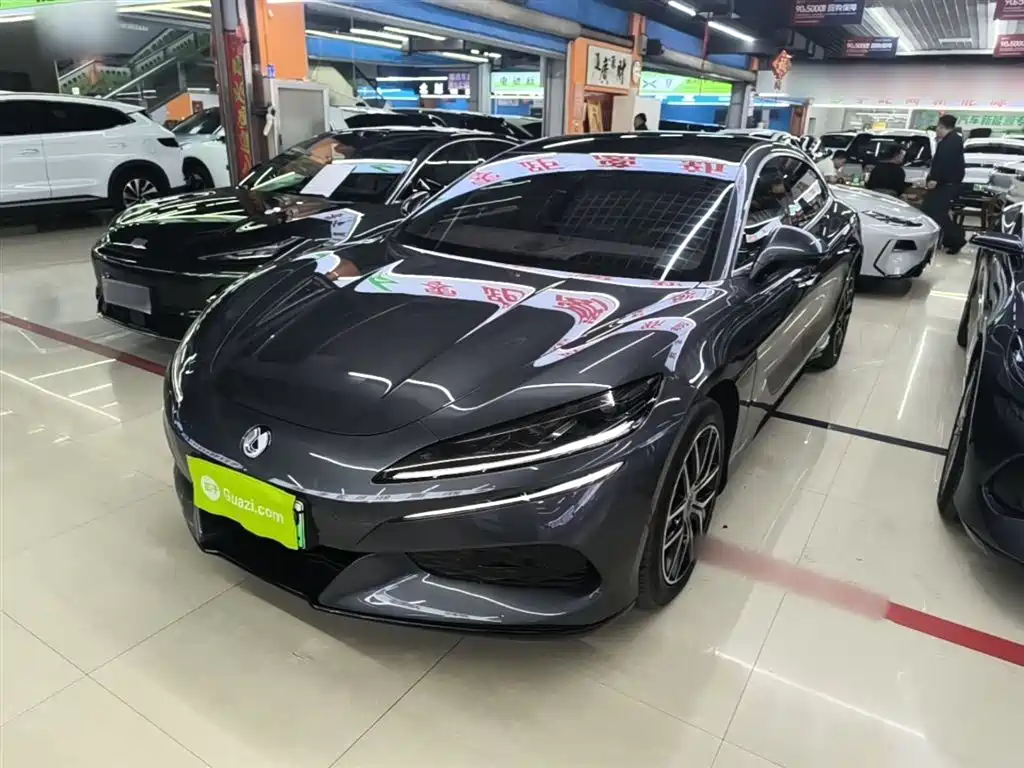 Denza Denza Z9 2025