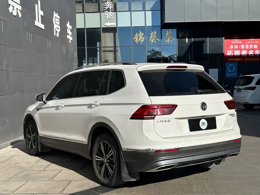 Volkswagen Tiguan L — миниатюра 6
