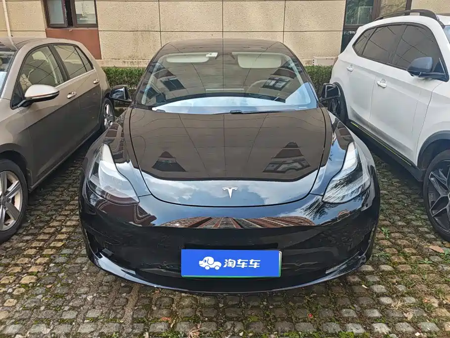 Tesla Model 3 — миниатюра 2