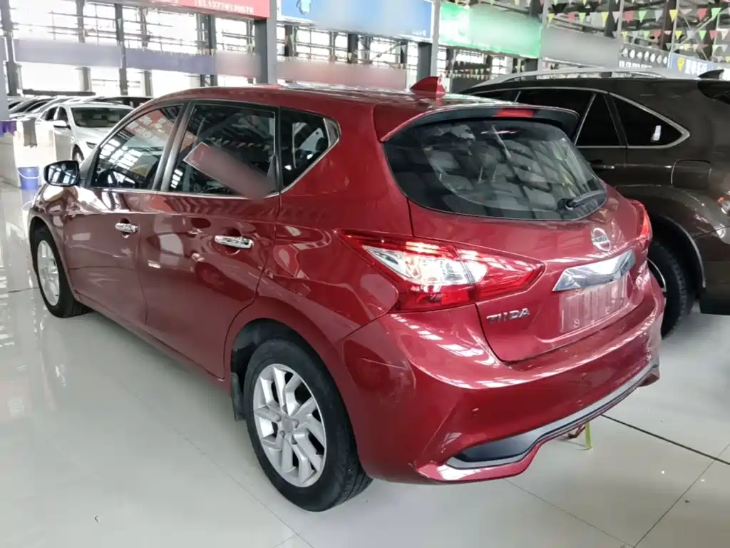 Nissan Tiida — миниатюра 5