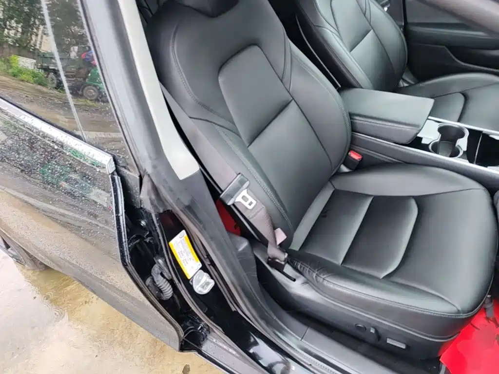 Tesla Model 3 — миниатюра 25