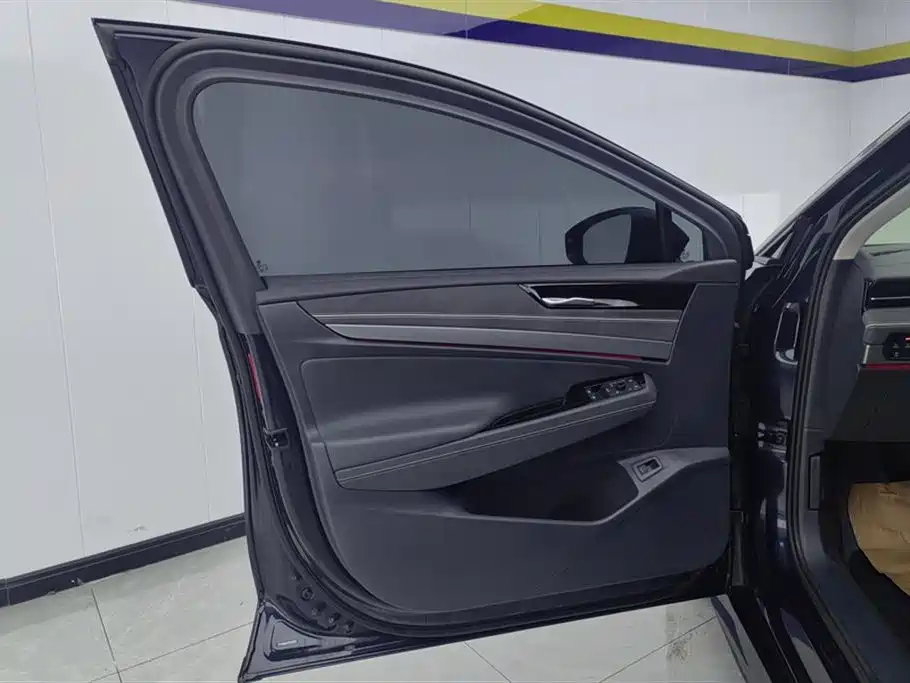 VOLKSWAGEN ID.7 VIZZION