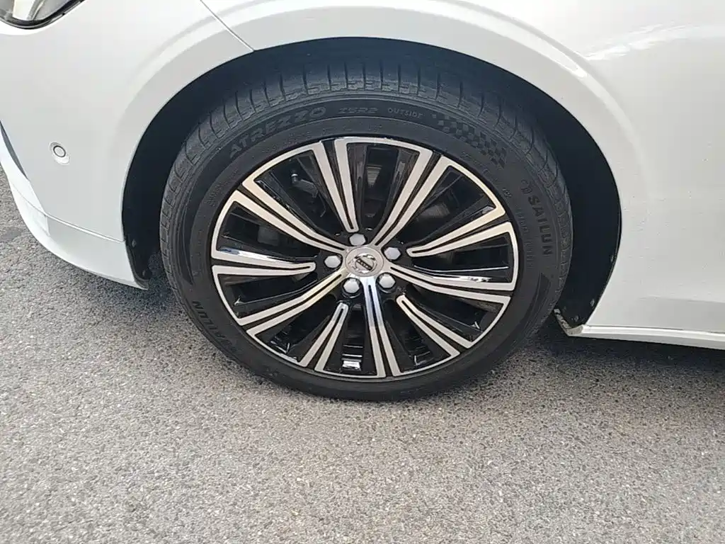 Volvo S90 — миниатюра 23