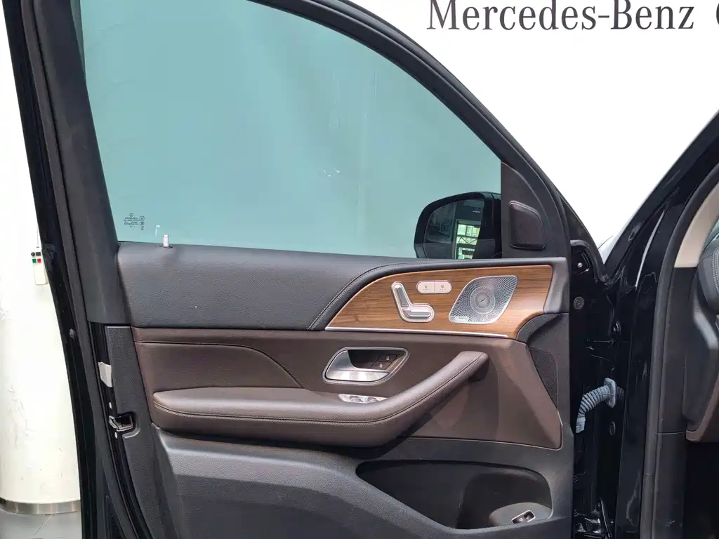 Mercedes-Benz GLS — миниатюра 9