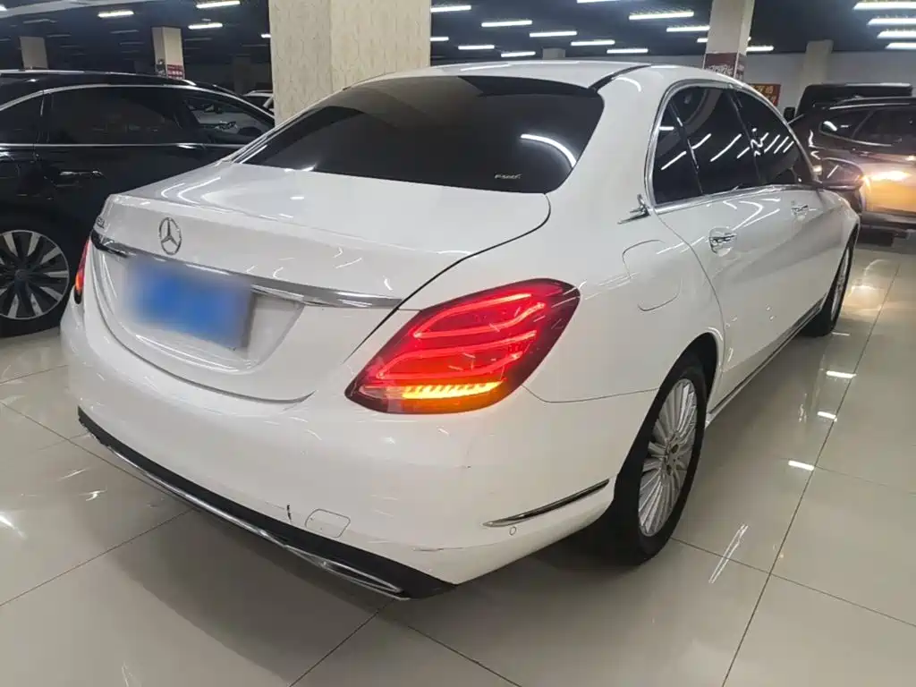 Mercedes-Benz C-Class — миниатюра 7